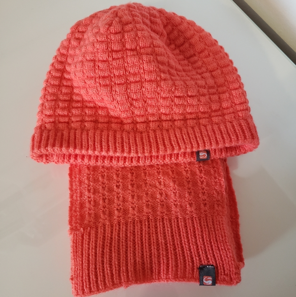 Surface Peach Beanie Hat Matching Peach Scarf Super Soft Winter Woman EUC